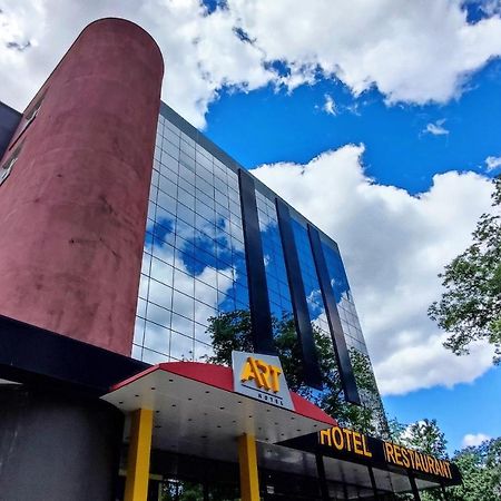 Art Hotel คีชีเนา ภายนอก รูปภาพ