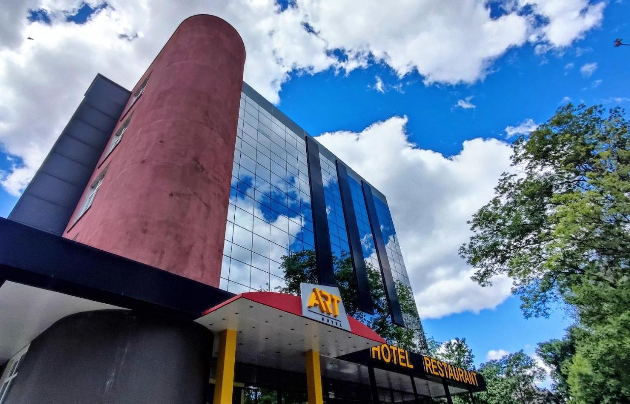 Art Hotel คีชีเนา ภายนอก รูปภาพ